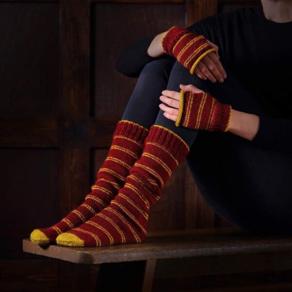 Harry Potter Wizarding World Hogwarts Slouch Socks and Mittens Knitting Kits - Image 5